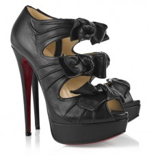 Christian Louboutin Madame Butterfly 140mm enkellaarsjes zwart