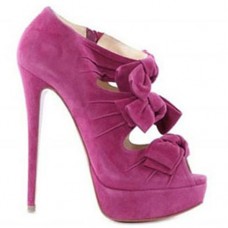 Christian Louboutin Madame Butterfly 140mm enkellaarsjes roze Christian Louboutin Madame Butterfly 140mm enkellaarsjes roze