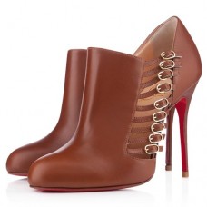 Christian Louboutin Safety 100mm enkellaarsjes bruin Christian Louboutin Safety 100mm enkellaarsjes bruin