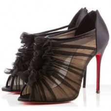 Christian Louboutin Canonita 100mm enkellaarsjes zwart Christian Louboutin Canonita 100mm enkellaarsjes zwart