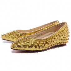 Christian Louboutin Pigalle Ballerina's met Spikes in Goud