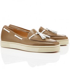 Christian Louboutin Biarritz sandalen in taupe Christian Louboutin Biarritz sandalen in taupe