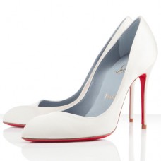 Christian Louboutin Corneille pumps van 100 mm in het wit. Christian Louboutin Corneille pumps van 100 mm in het wit.