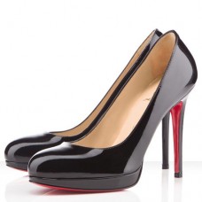 Christian Louboutin nieuwe eenvoudige pumps van 120 mm in zwart. Christian Louboutin nieuwe eenvoudige pumps van 120 mm in zwart.