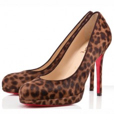 Christian Louboutin nieuwe eenvoudige pumps van 120 mm met luipaardprint Christian Louboutin nieuwe eenvoudige pumps van 120 mm met luipaardprint