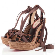 Christian Louboutin Isabelle sleehakken van 140 mm met luipaardprint Christian Louboutin Isabelle sleehakken van 140 mm met luipaardprint