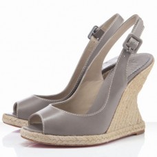 Christian Louboutin You Love sleehakken van 120 mm in taupe