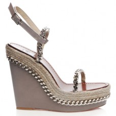 Christian Louboutin Macarena sleehakken van 120 mm in de kleur taupe Christian Louboutin Macarena sleehakken van 120 mm in de kleur taupe